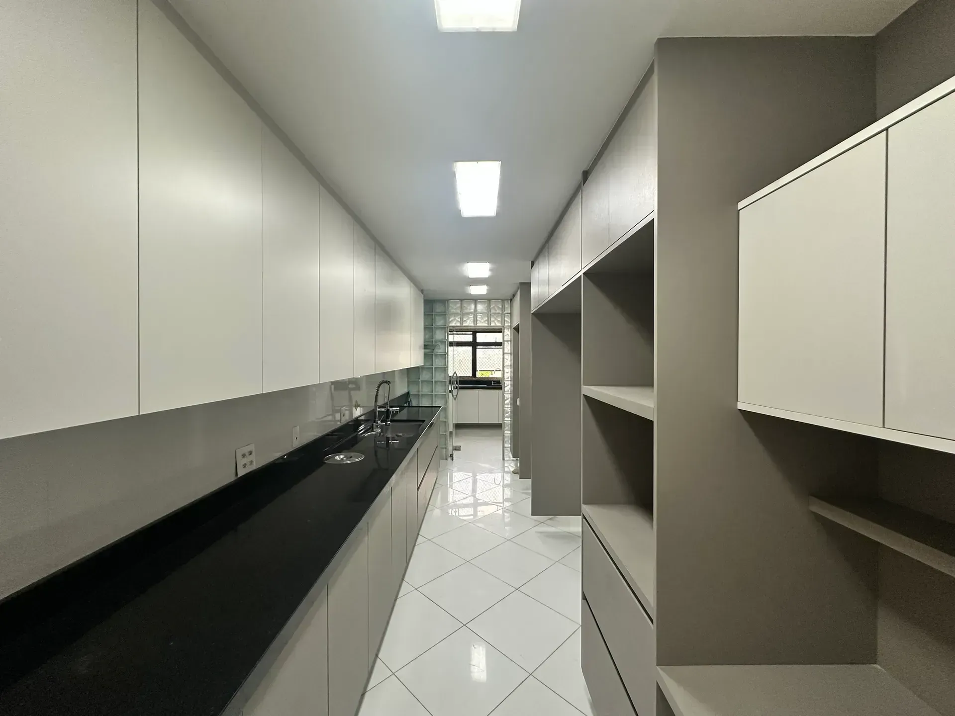 Apartamento sin muebles con 3 dormitorios y se aceptan mascotas — photo 30
