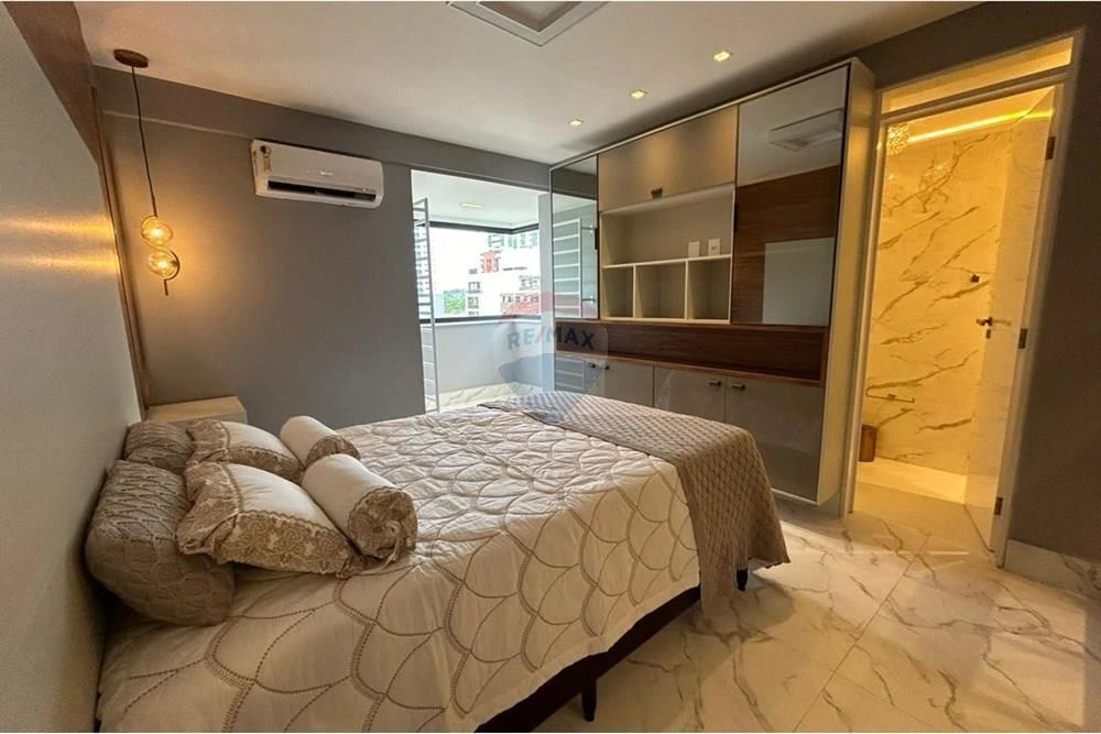 Furnished apartment, 132 m², with a glass-enclosed balcony — photo 3