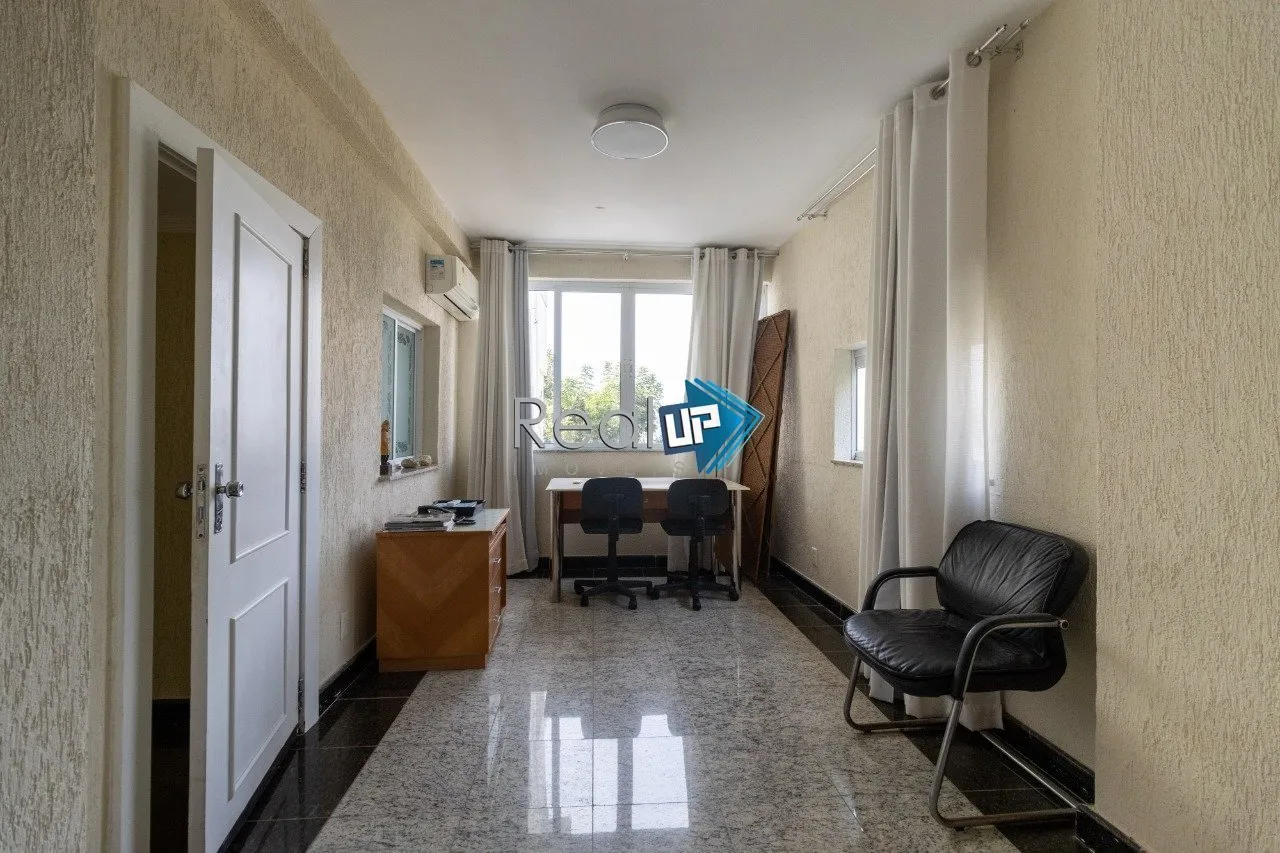 Condominium house with 5 bedrooms and 1081 m² plus laundry — photo 55