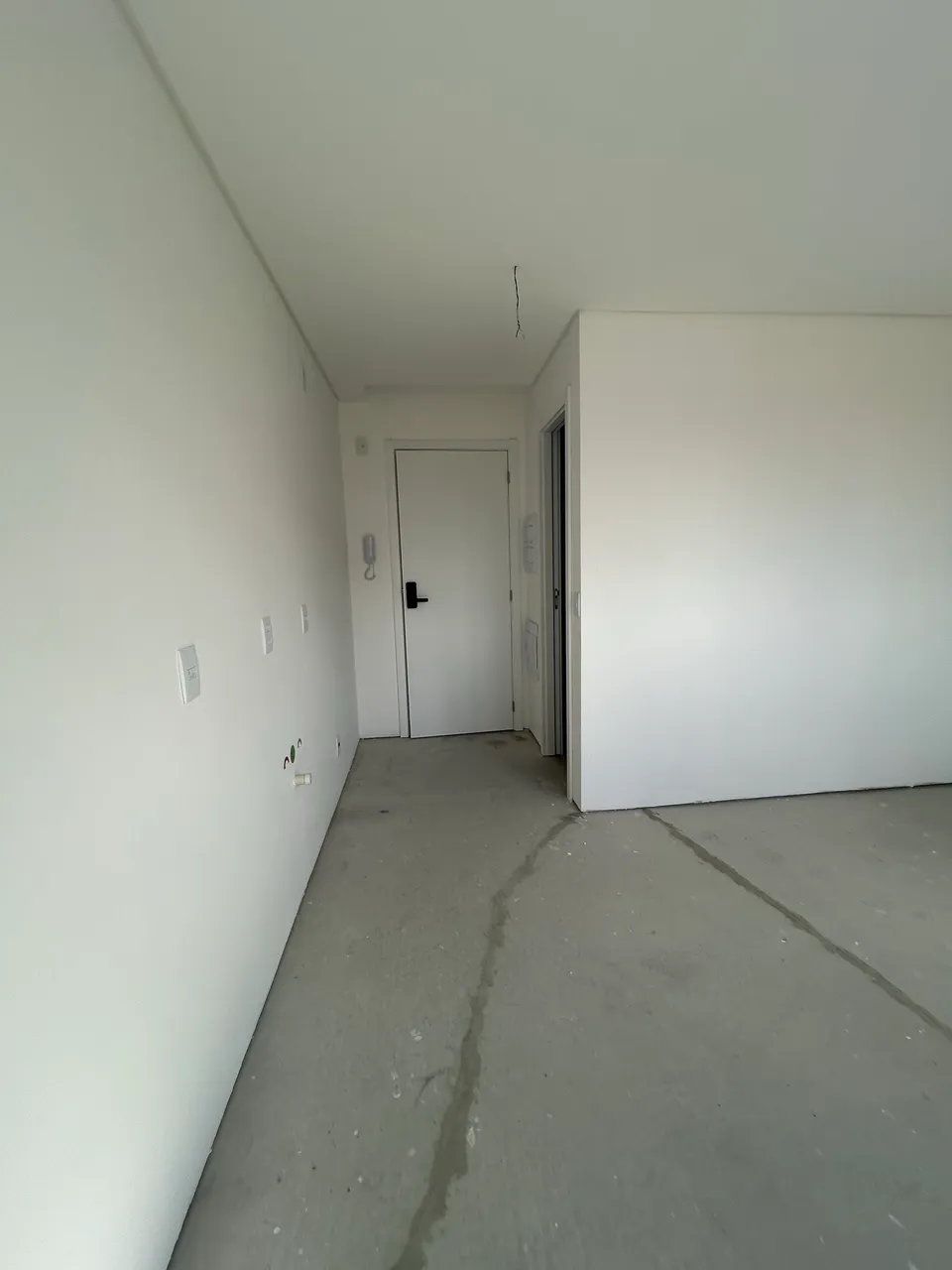 Apartamento de 1 quarto e 1 banheiro com varanda fechada — photo 13