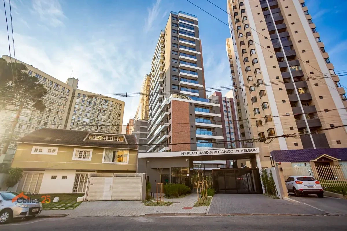 Засклений балкон та 2 спальні: квартира 47 м² — photo 29