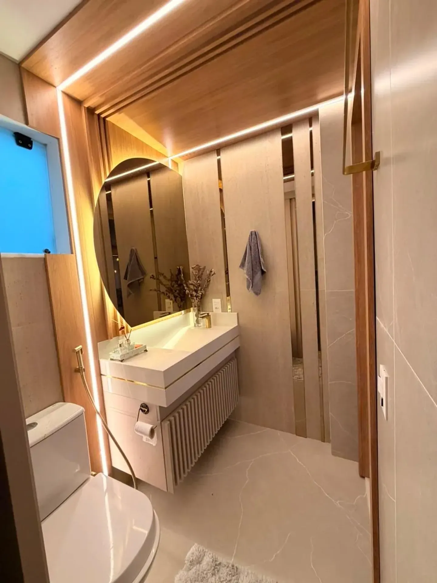 Furnished house with 4 en-suite bedrooms and a balcony grill — photo 2