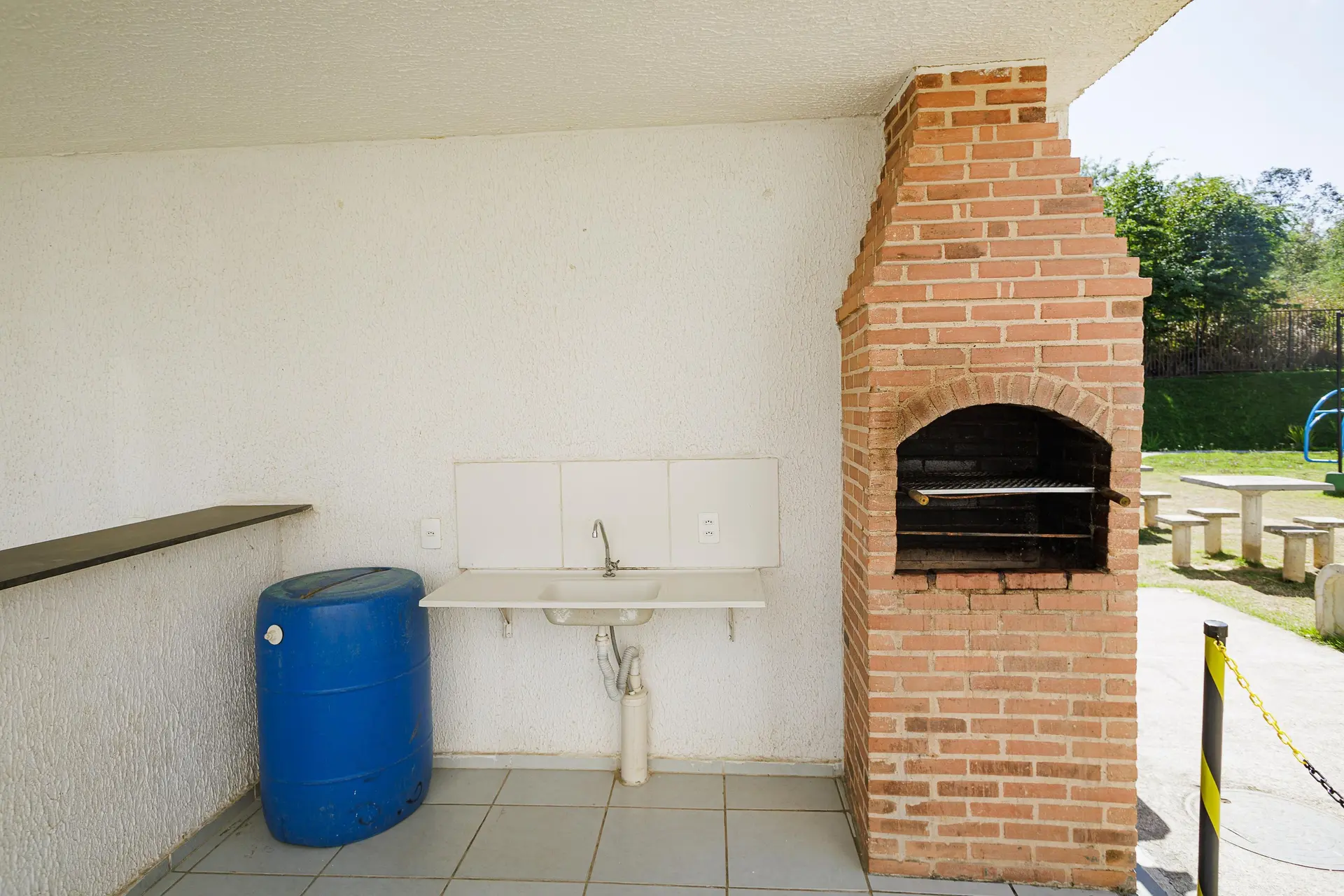 Unfurnished apartment with 2 bedrooms and 1 bathroom — photo 3