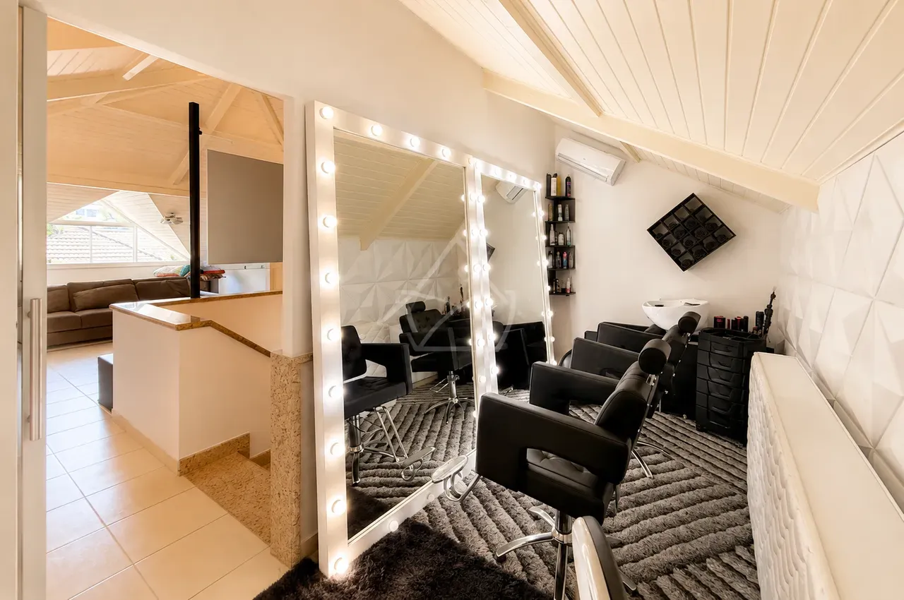 Furnished house, 773 m², with a bathtub — photo 26