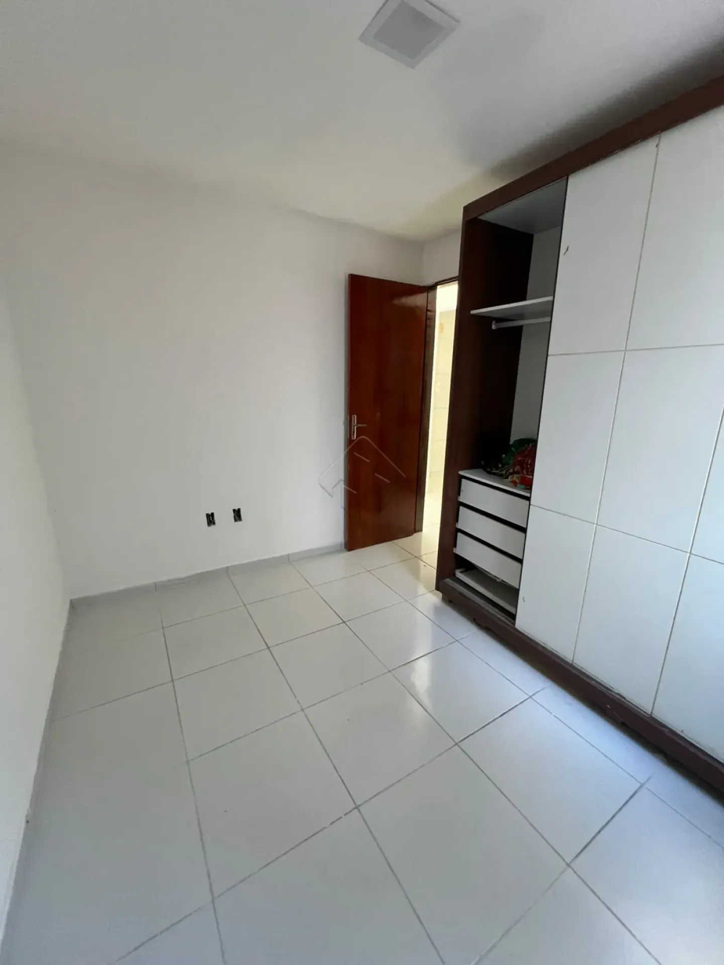 1-bedroom apartment with a closed kitchen and 2 parking — photo 2