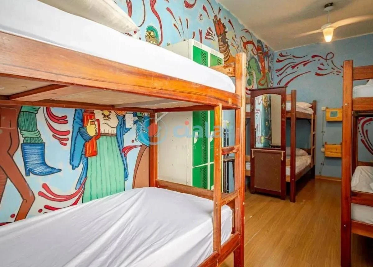 Furnished house with 11 bedrooms and 7 bathrooms — photo 11