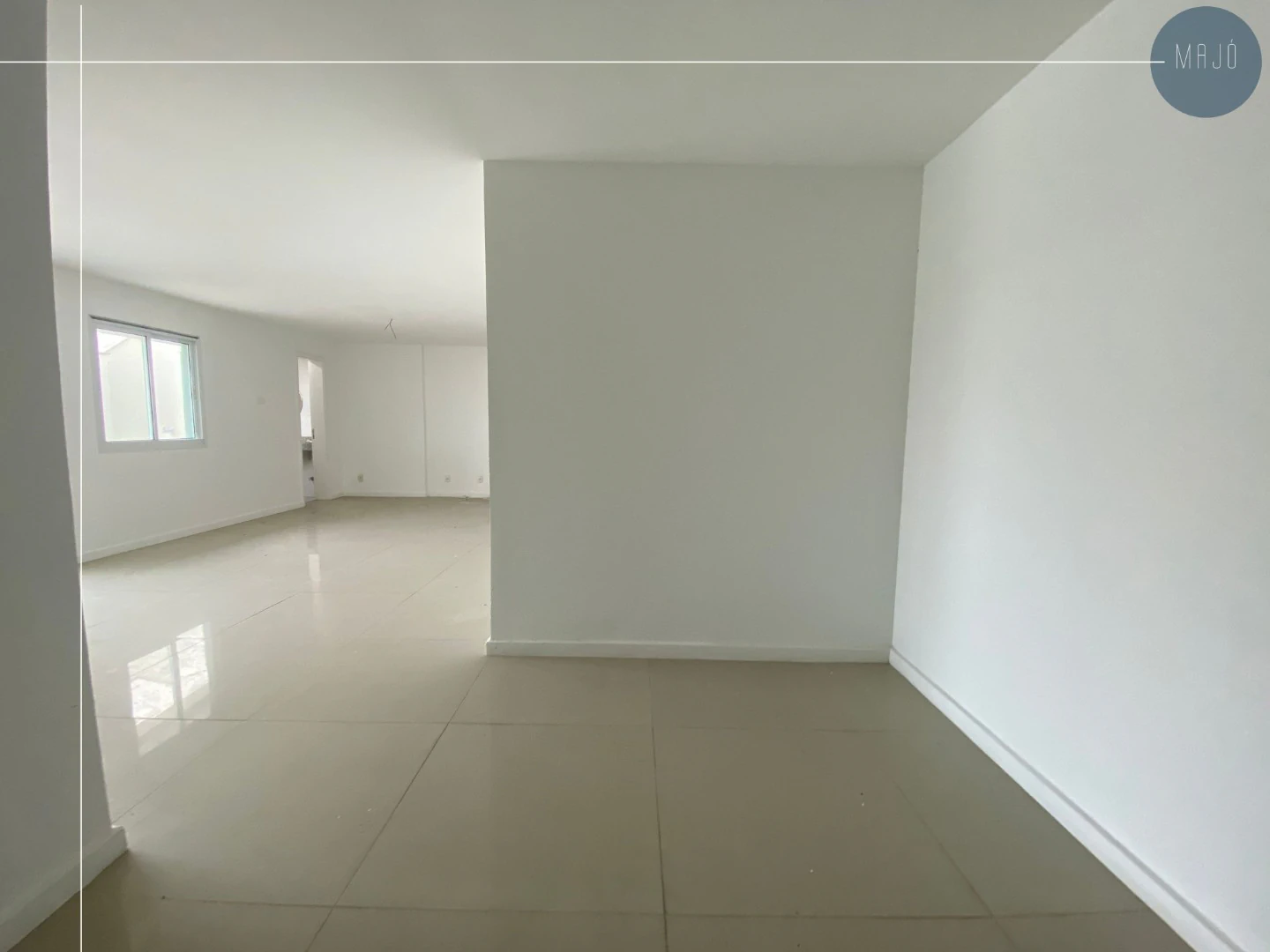 4-bedroom apartment with a mountain view in Rio de Janeiro — photo 27