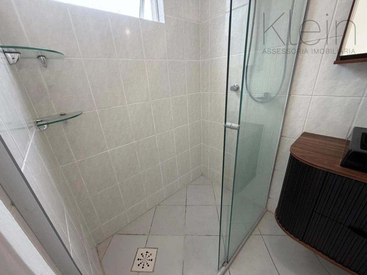 Glass-enclosed balcony in a 3-bedroom apartment, 75 m² — photo 36