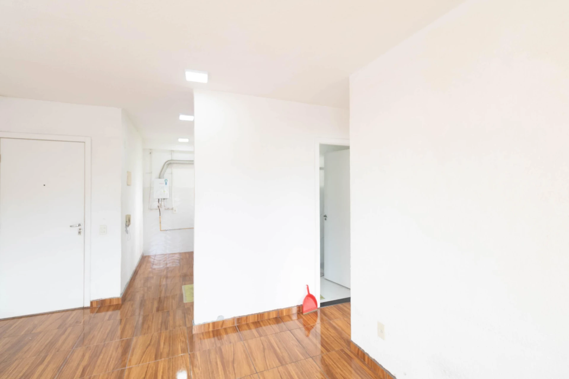 2-bedroom apartment with a glass-enclosed shower — photo 29