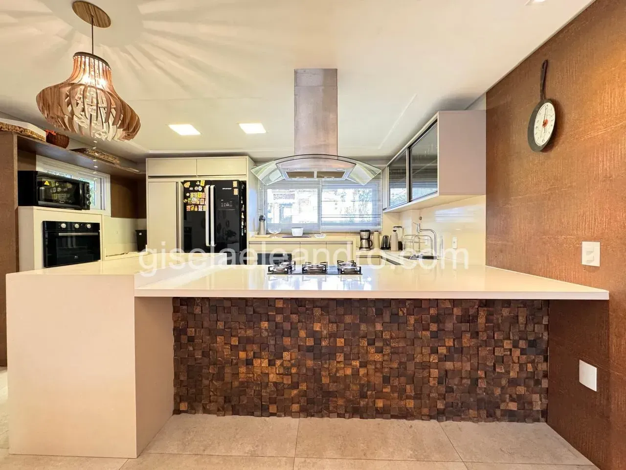 Furnished house with 5 bedrooms and open kitchen — photo 7