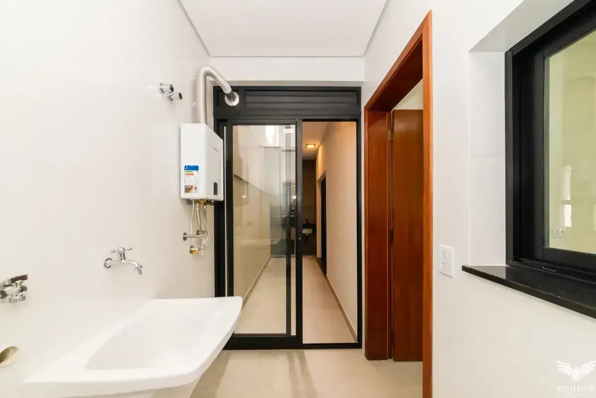 Two-story house with 230 m² and 3 bedrooms, 1 suite — photo 8