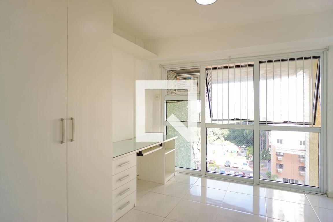 Apartamento sem mobília com 2 quartos e varanda fechada — photo 19