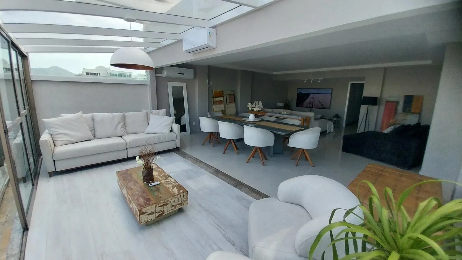 Unfurnished apartment with 4 bedrooms and 5 bathrooms — photo 17