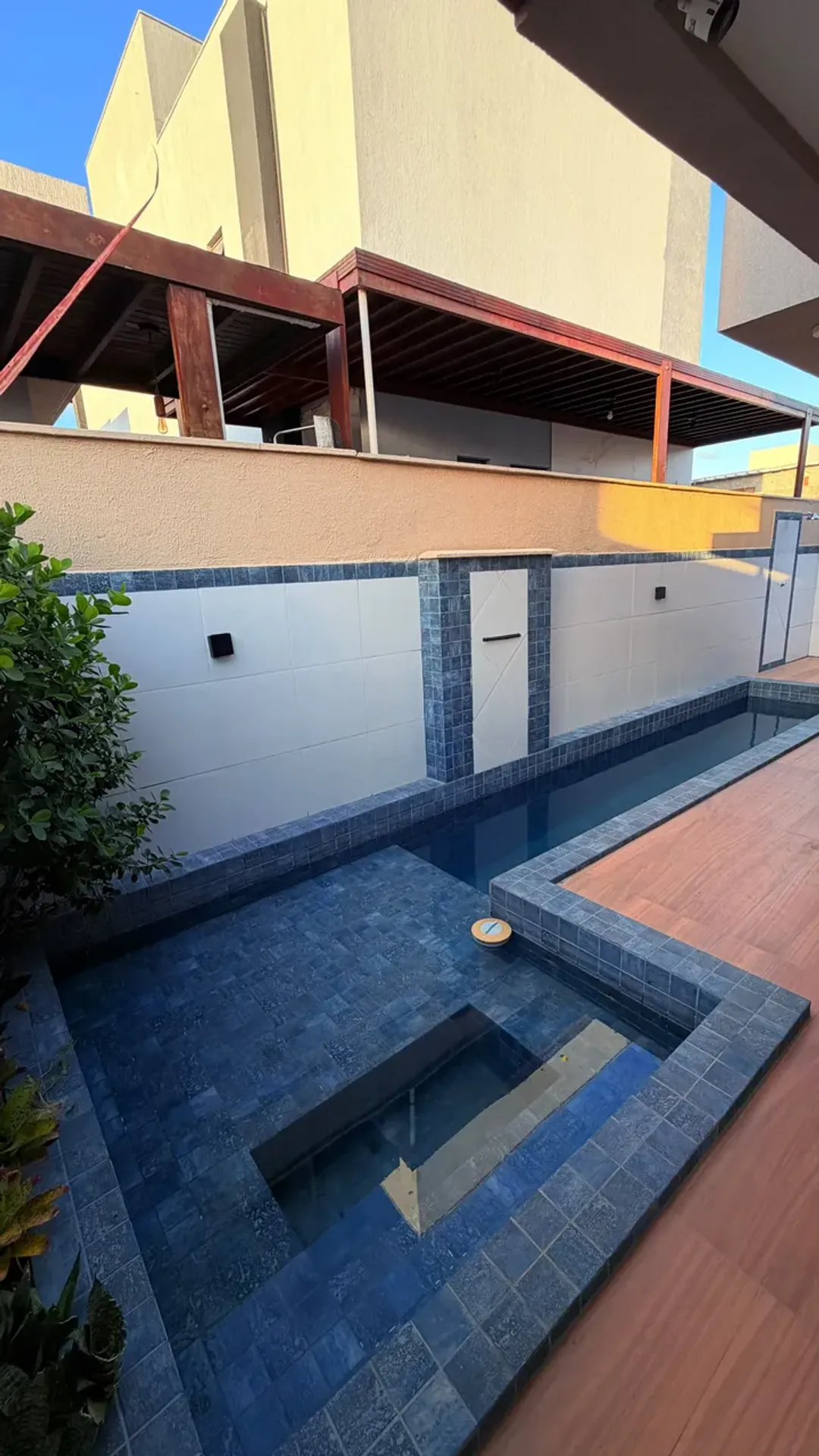 Casa de 4 dormitorios con balcón gourmet en João Pessoa — photo 18