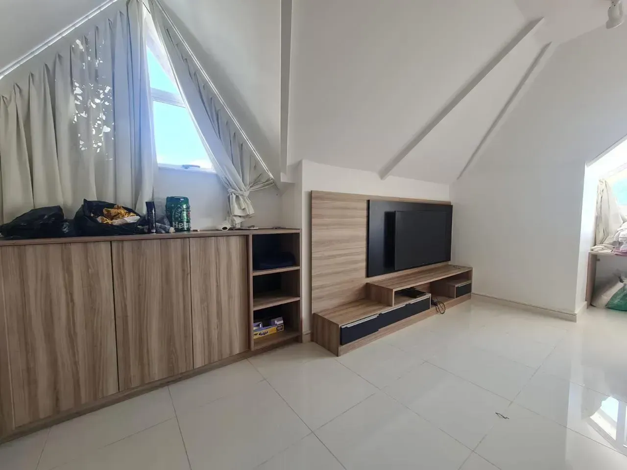 Rental house with 4 bedrooms, 5 bathrooms and 380 m² — photo 29