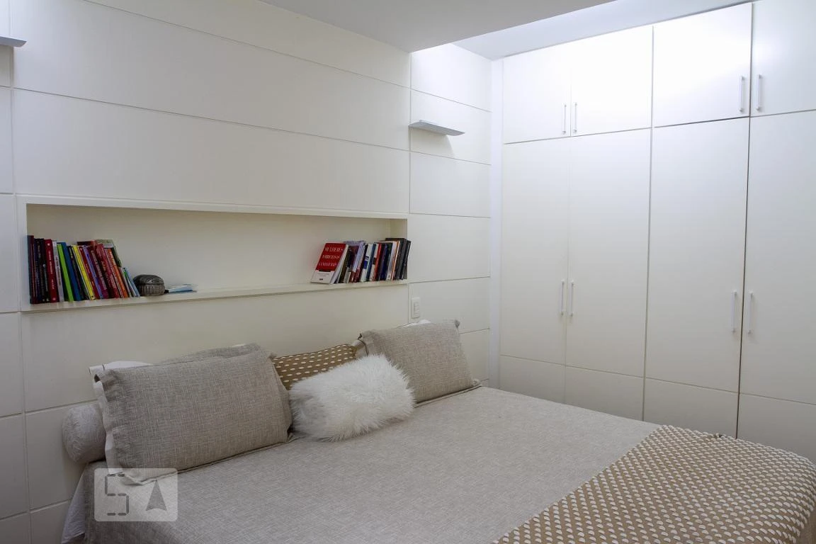 Furnished apartment with 3 bedrooms and 148 m² — photo 24