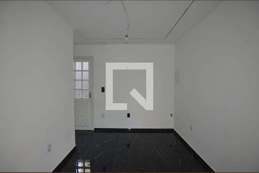 1-bedroom apartment with enclosed kitchen and garden — photo 13