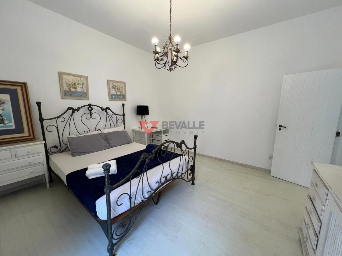 220 m² house with a washing machine and a home office — photo 15