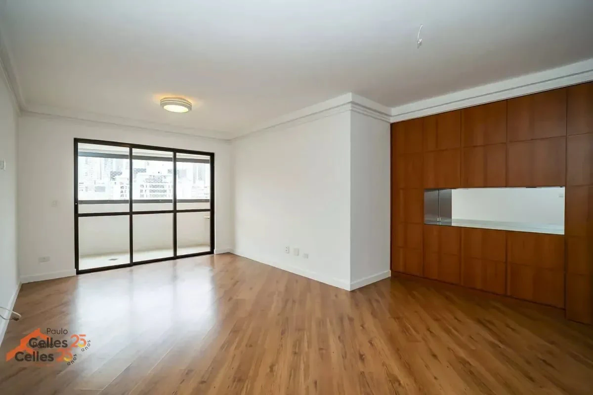 3-bedroom apartment with a grill on the balcony in Curitiba — photo 7