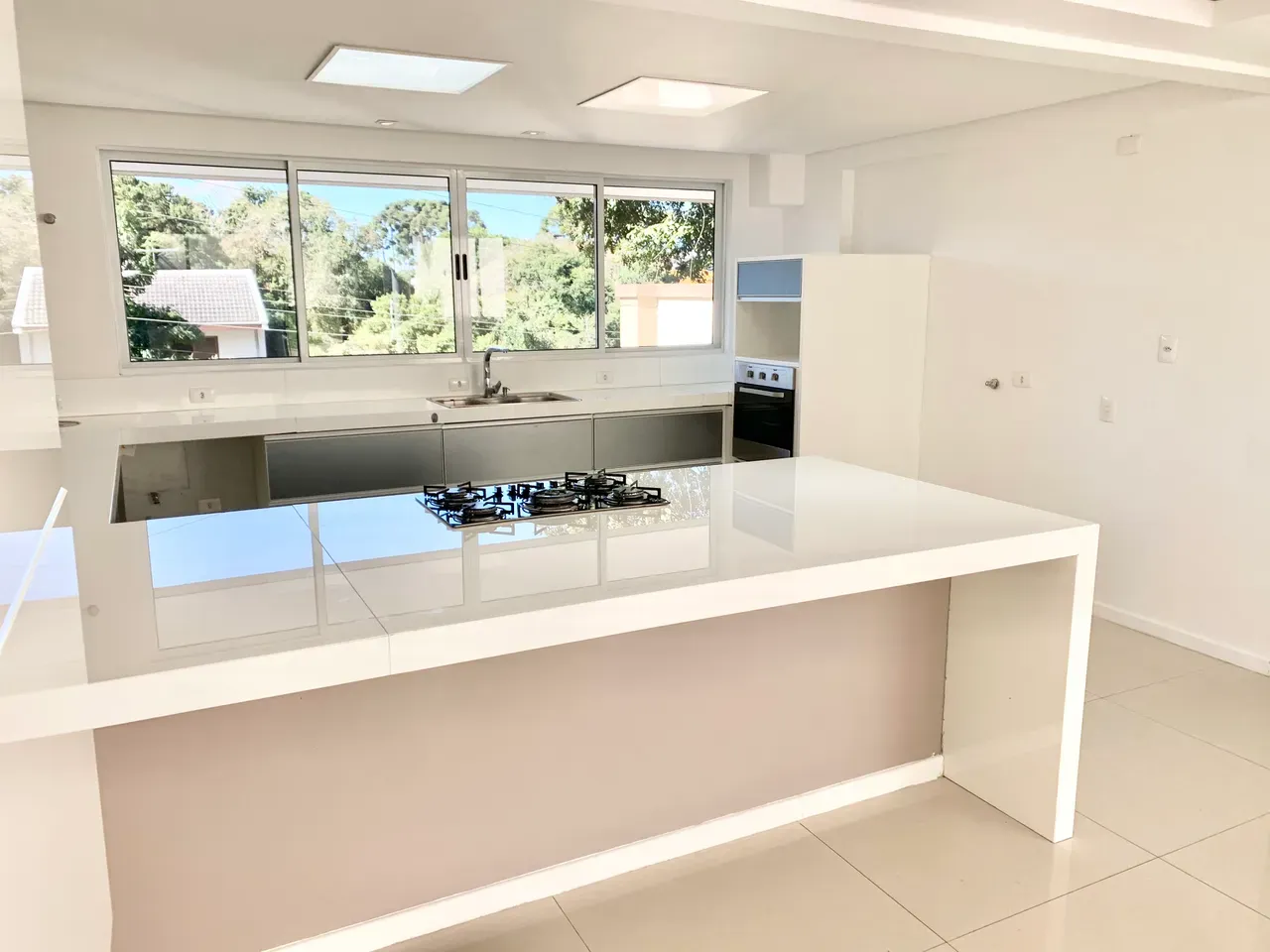 Unfurnished house with open-plan gas kitchen — photo 7