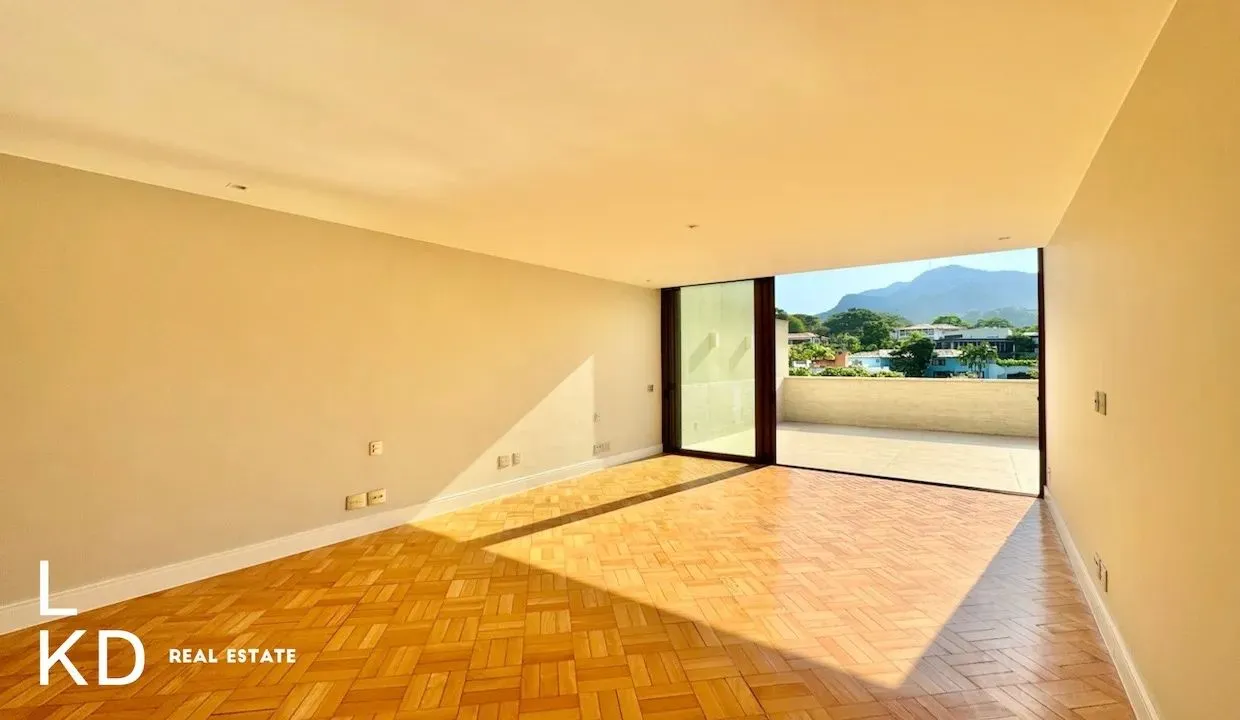 Linear penthouse 460 m² with floor-to-ceiling windows — photo 6