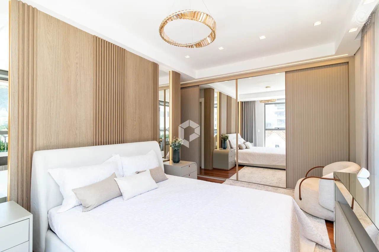 Furnished apartment with 3 en-suite bedrooms and balcony — photo 17