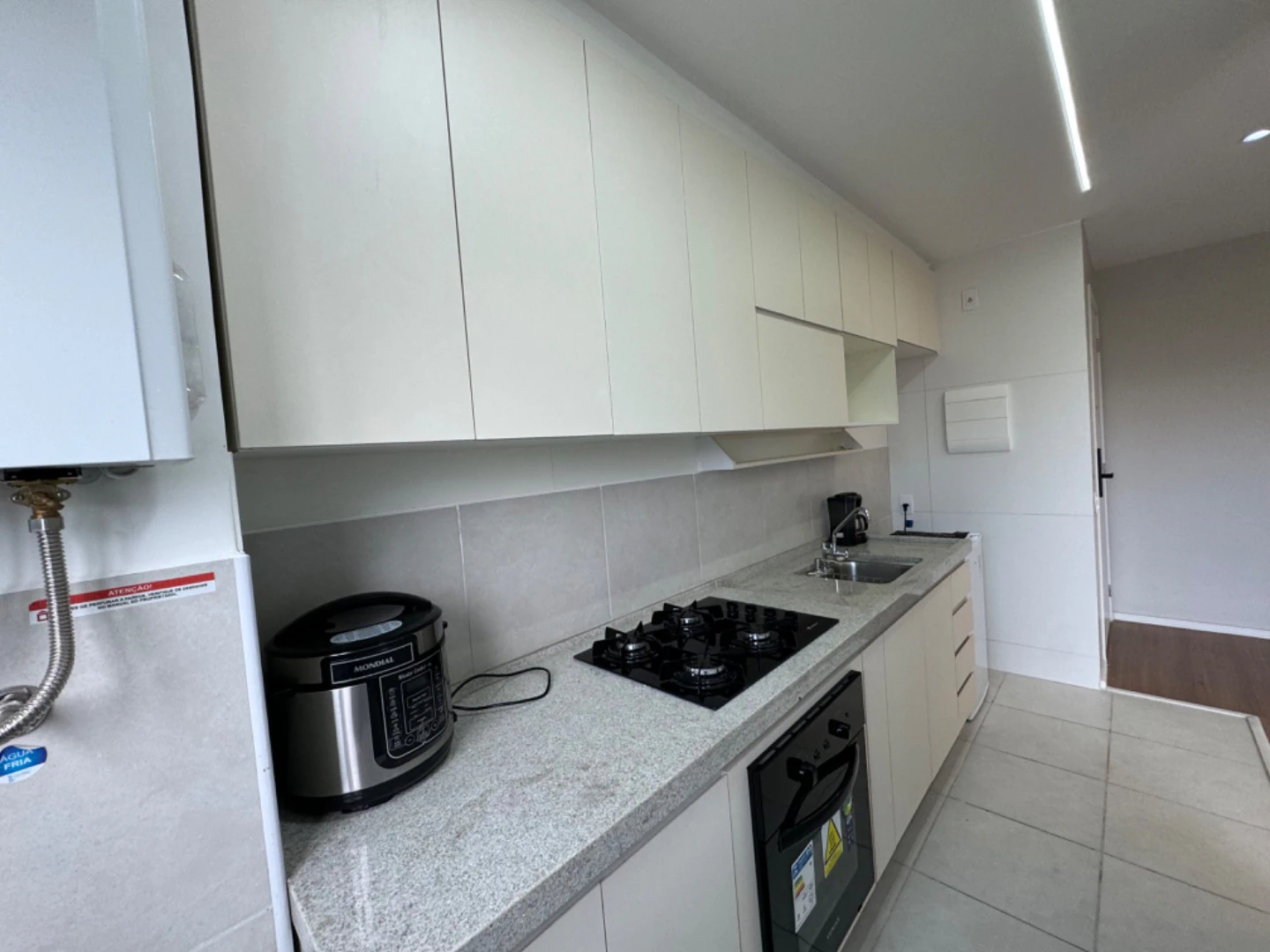 Mountain view in a 2-bedroom apartment, 42 m² — photo 5