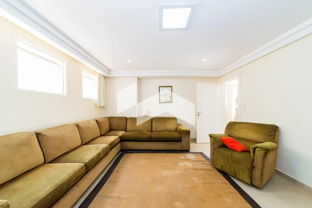 431 m² house with 4 en-suite bedrooms and 6 parking — photo 18