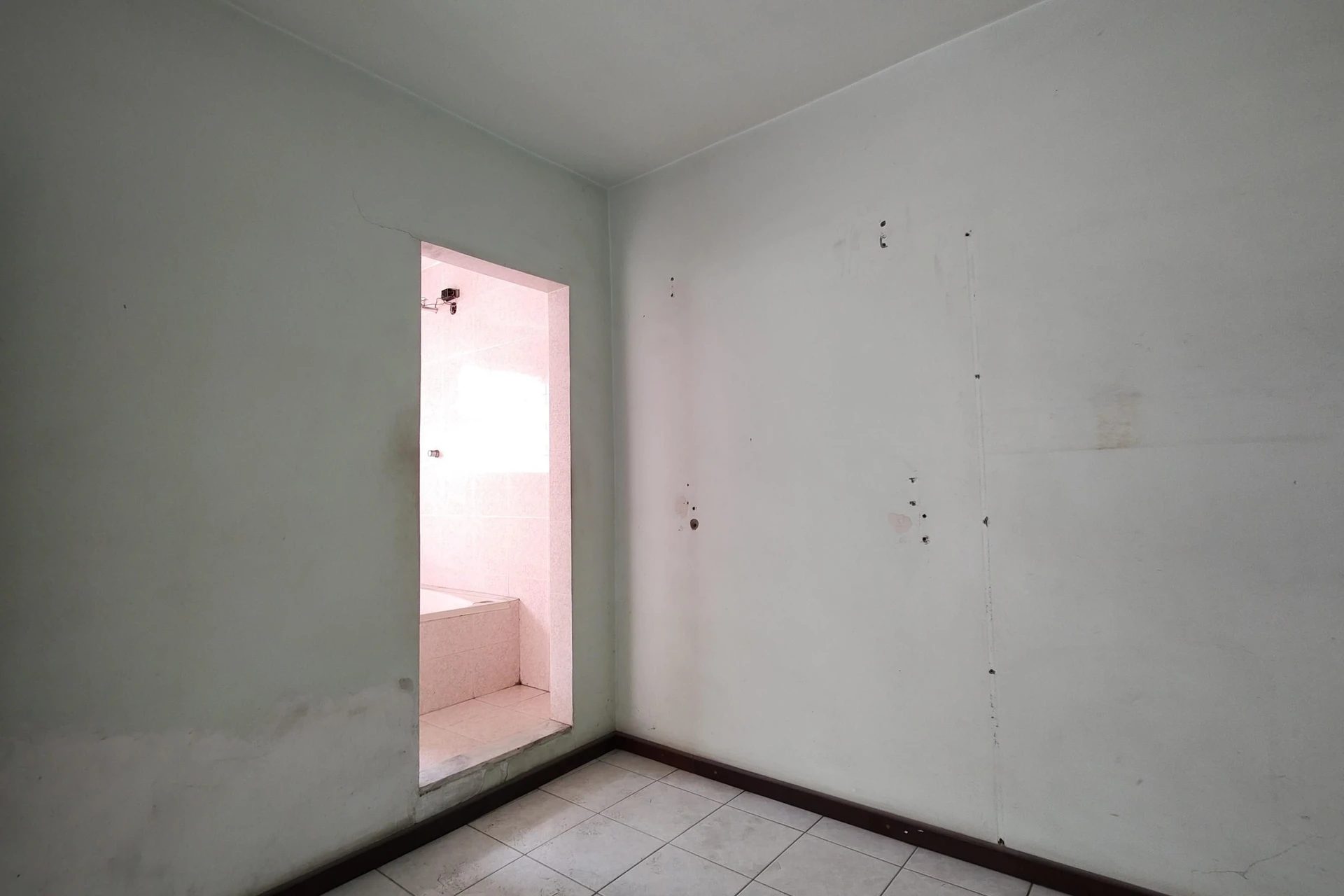 Unfurnished house with 4 bedrooms and private garden — photo 16