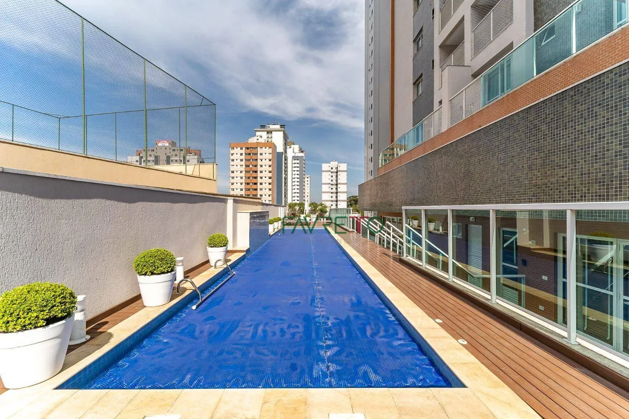 Departamento con balcón cerrado con vidrio en Curitiba — photo 9
