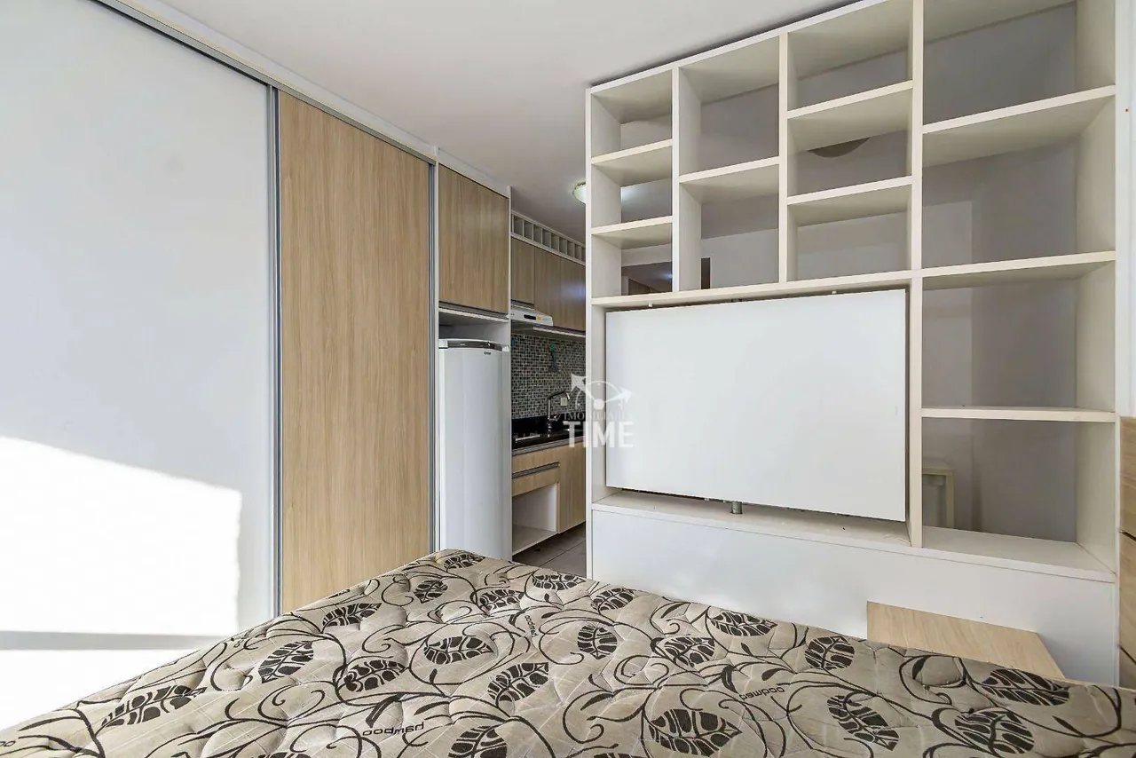 Furnished 1-bedroom apartment with open kitchen — photo 11