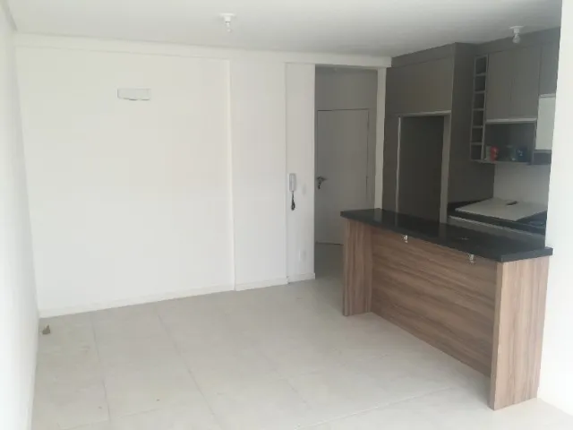 Balcony with a grill in a 2-bedroom apartment, 75 m² — photo 2