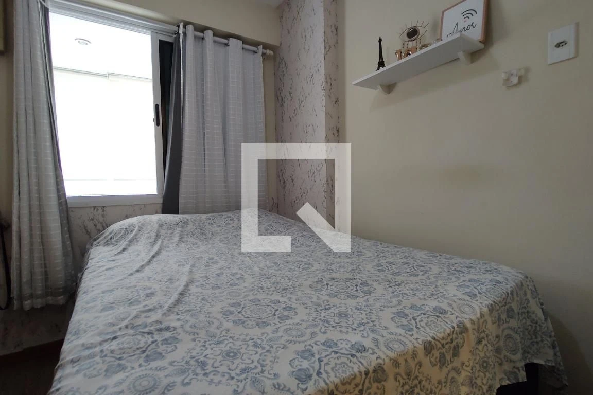 Glass-enclosed balcony in a 3-bedroom apartment, 155 m² — photo 43
