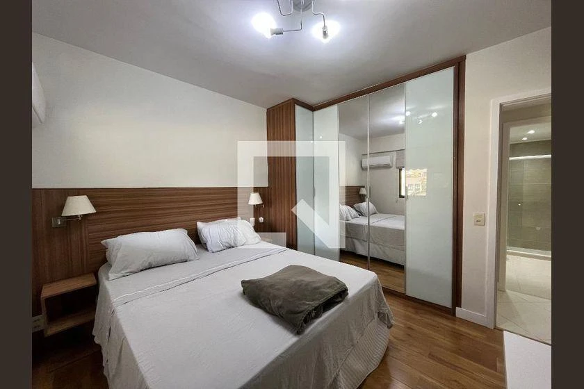 2-bedroom apartment in a building with a gym — photo 4