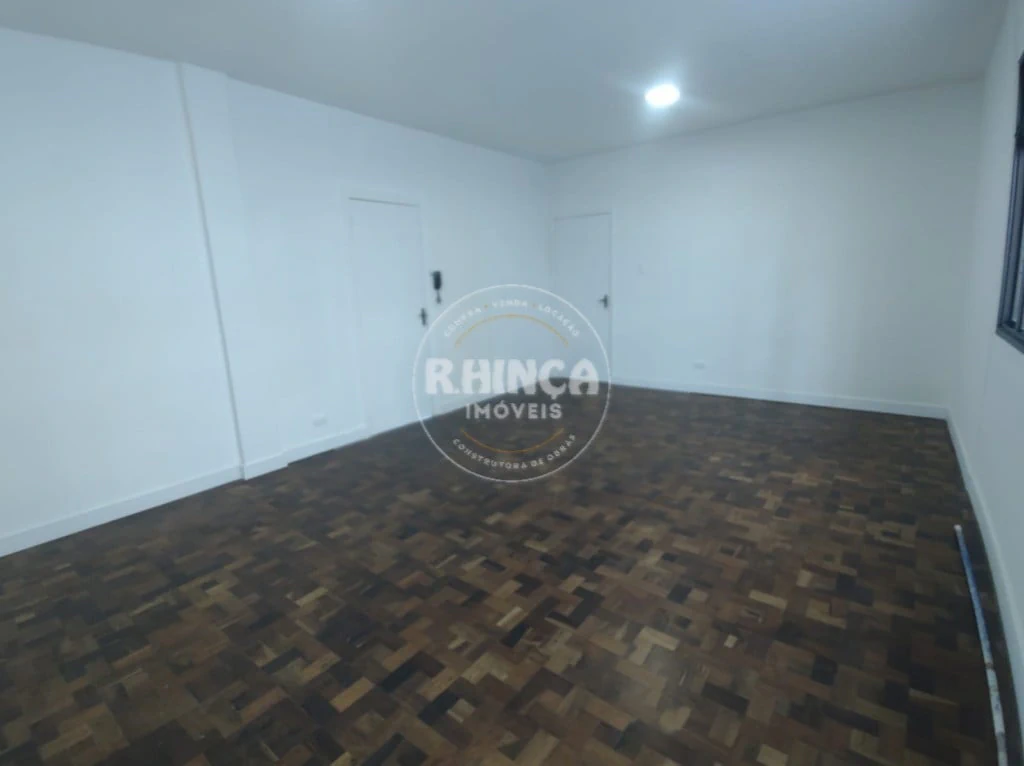 Apartamento com piso de madeira ou laminado, Centro — photo 12