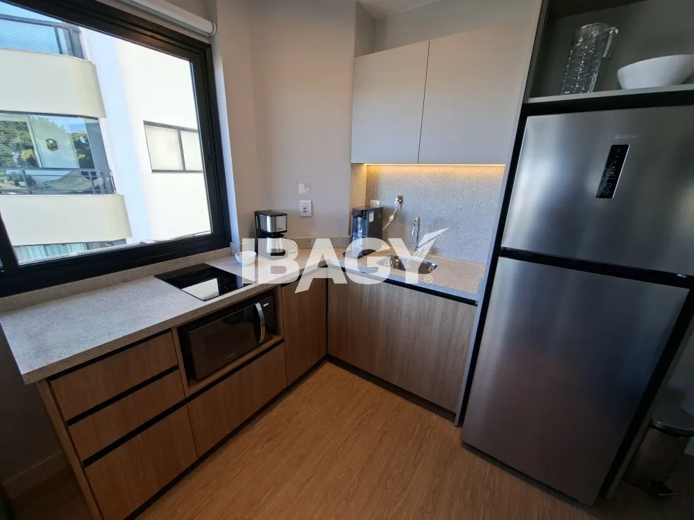 Studio with a glassed-in balcony and open-plan kitchen — photo 81