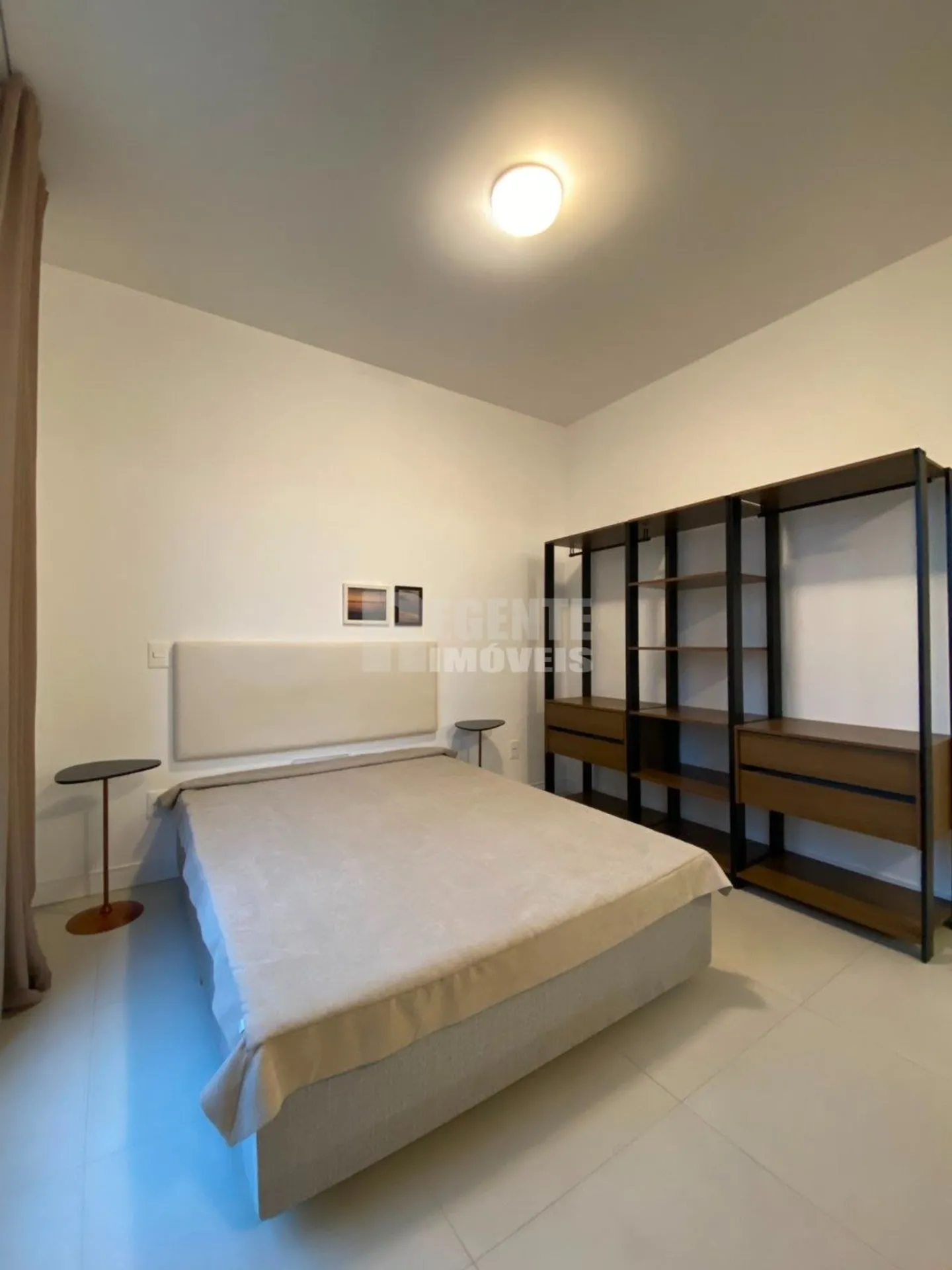 One-bedroom apartment in a building with a gym — photo 7