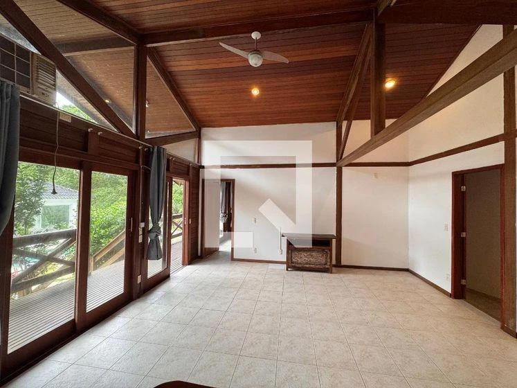1000 m² house with a washing machine and a bathtub — photo 15