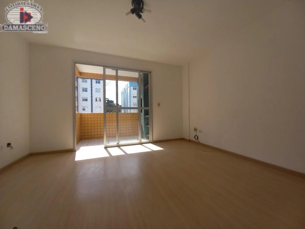 Квартира 70 м² з робочим місцем та балконом із грилем — photo 18
