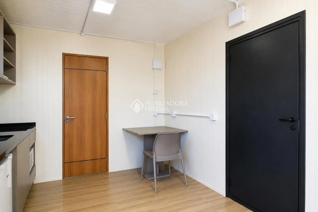 1-bedroom apartment with a compact kitchenette and 20 m² — photo 16