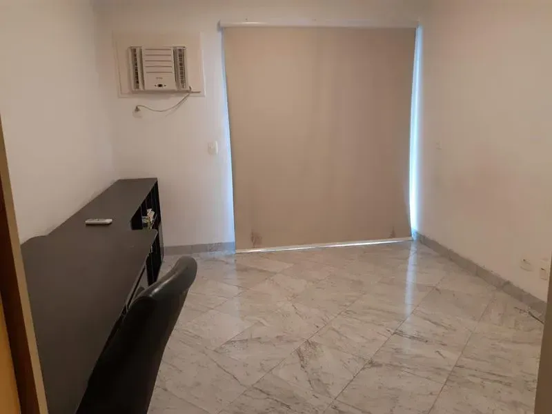 Apartamento com 4 quartos, 5 banheiros e cozinha fechada — photo 17