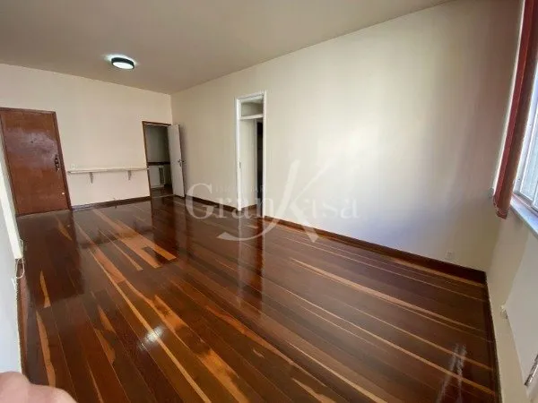 Apartment on the 6th floor with wood or laminate floors — photo 12