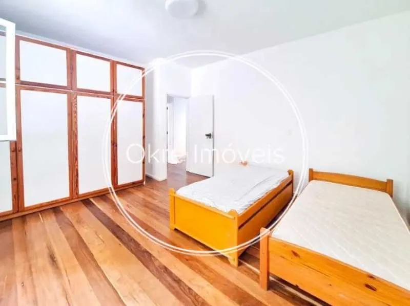 House with 4 bedrooms and a balcony with built-in grill — photo 27