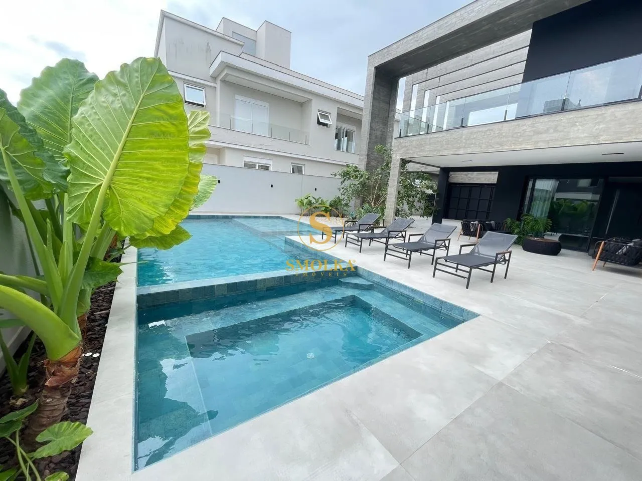 Меблированный дом 645 м² с 5 спальнями и 7 санузлами — photo 46