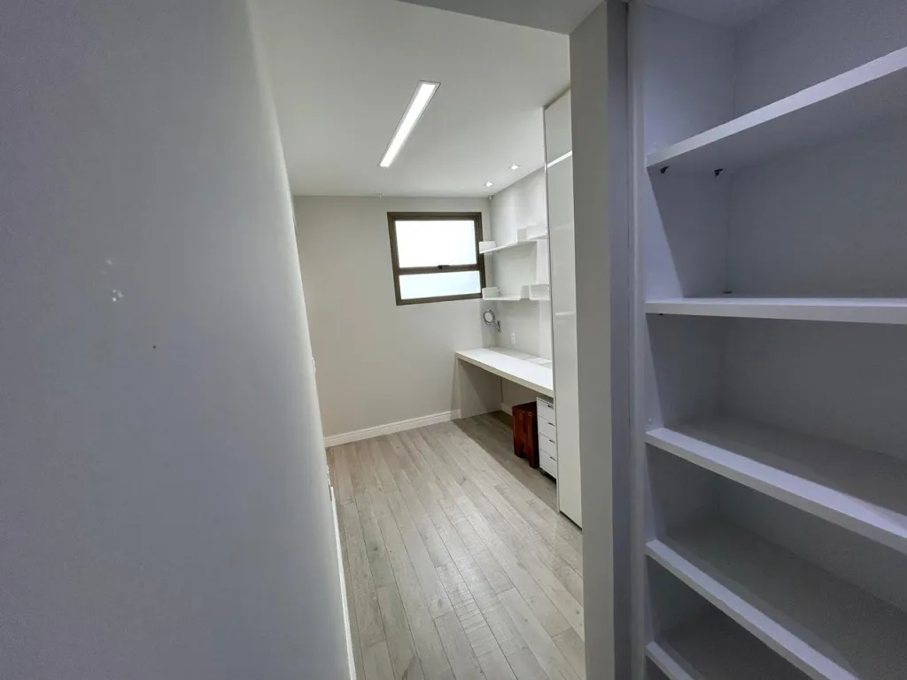 179 m² furnished apartment with 3 en-suites and 4 baths — photo 29