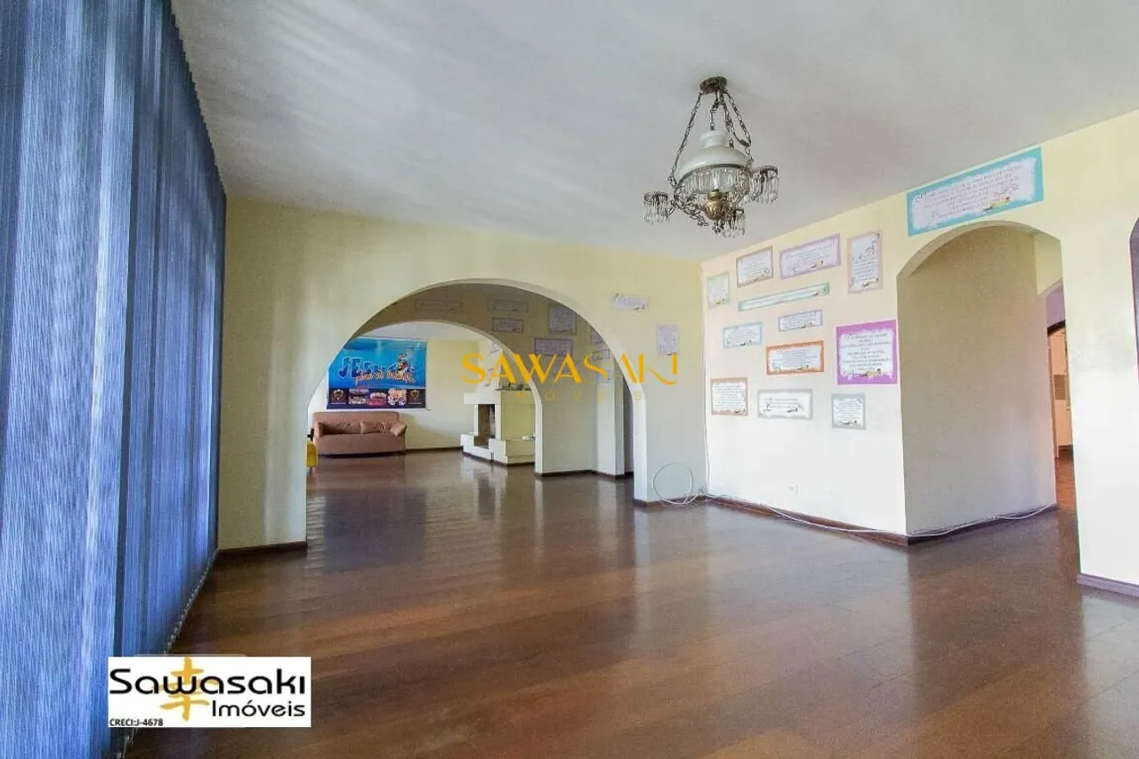 House with 5 bedrooms and 5 bathrooms — photo 13