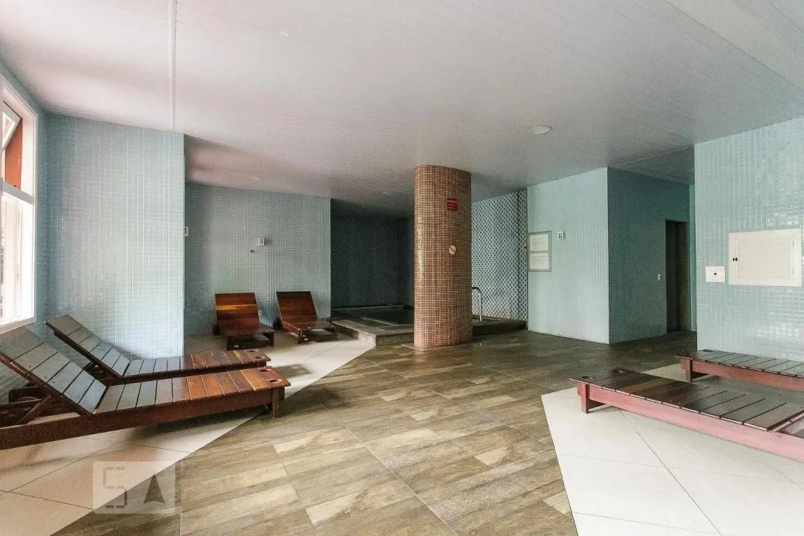 Furnished apartment, 66 m², with floor-to-ceiling windows — photo 33