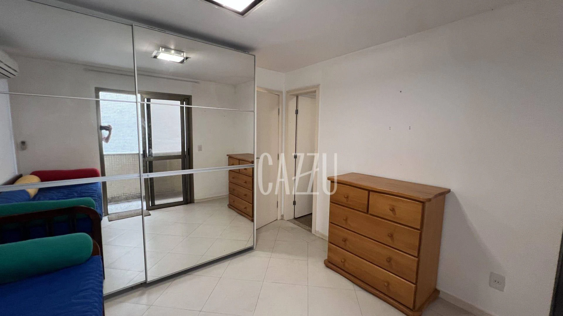 4-bedroom apartment in a building with a sauna — photo 18