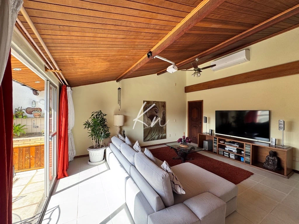 Furnished apartment, 254 m², with a grill on the balcony — photo 24
