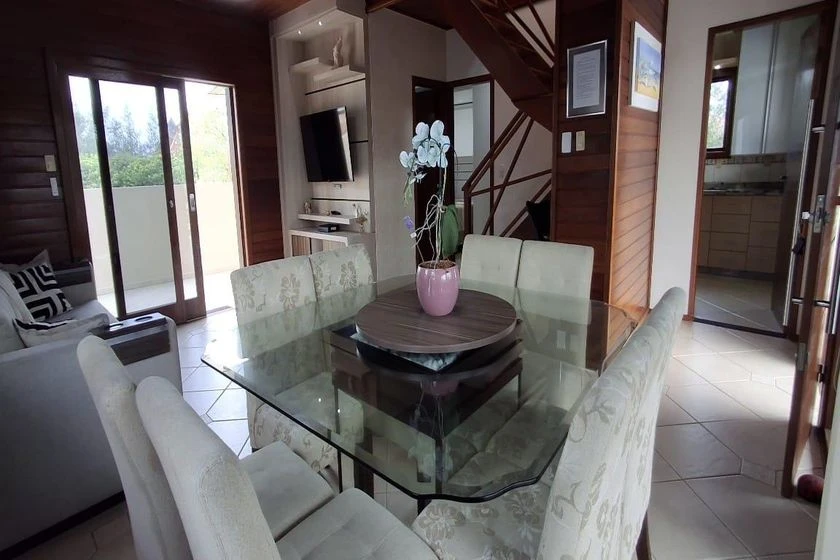 Casa con 3 dormitorios, 3 baños y balcón — photo 2